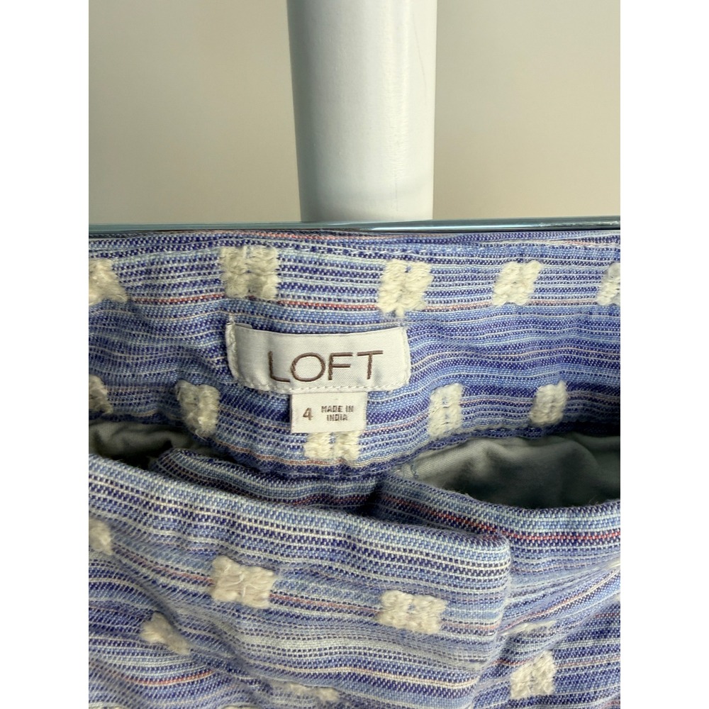 Loft Blue White Embroidered Square Textured Shorts Womens Size 4 Pockets #417 - Picture 5 of 6